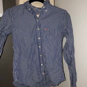 Size small Long sleeve button up